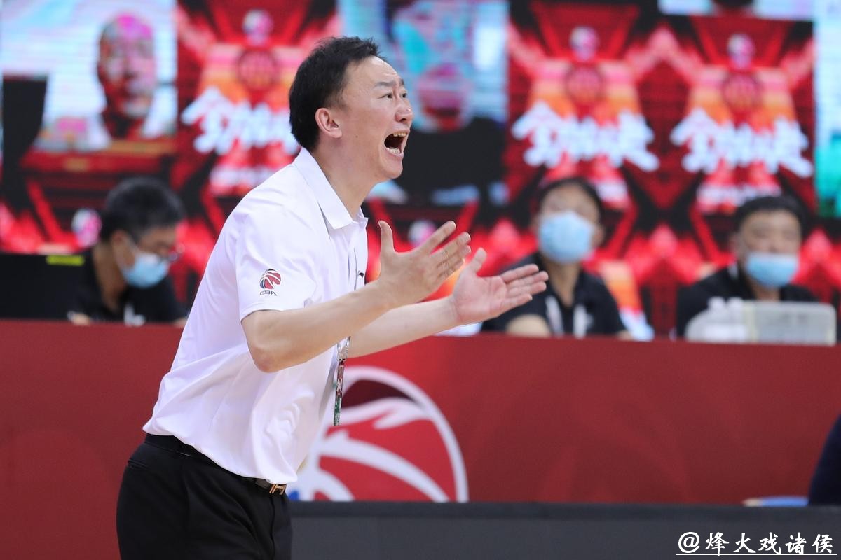 CCTV5缺席，青岛男篮迎战宁波男篮，刘维伟对阵哈里斯，胜负悬念十足